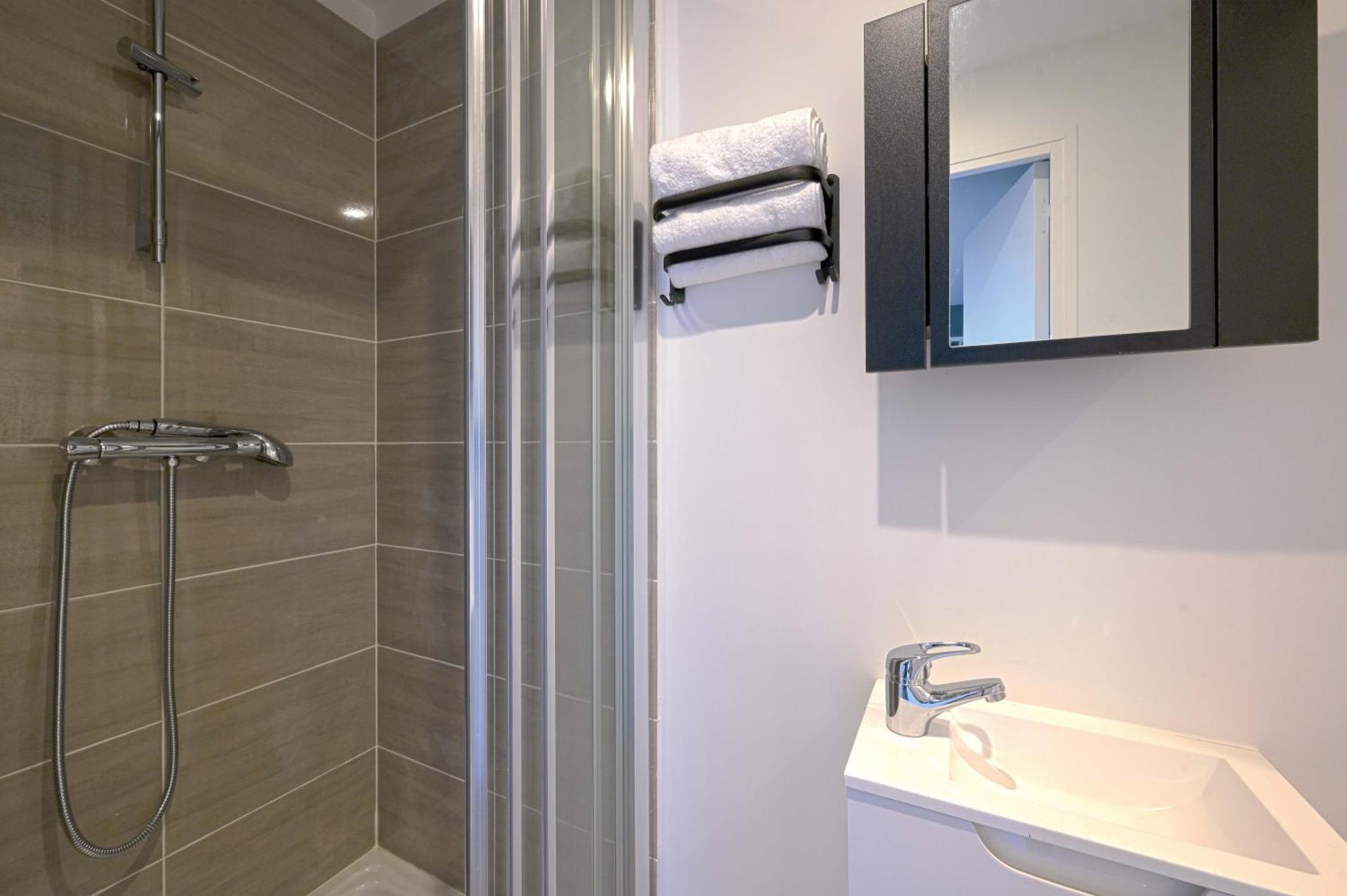 Modern Bright Apartment In Appart'Hotel Saint-Maur-des-Fosses Ngoại thất bức ảnh